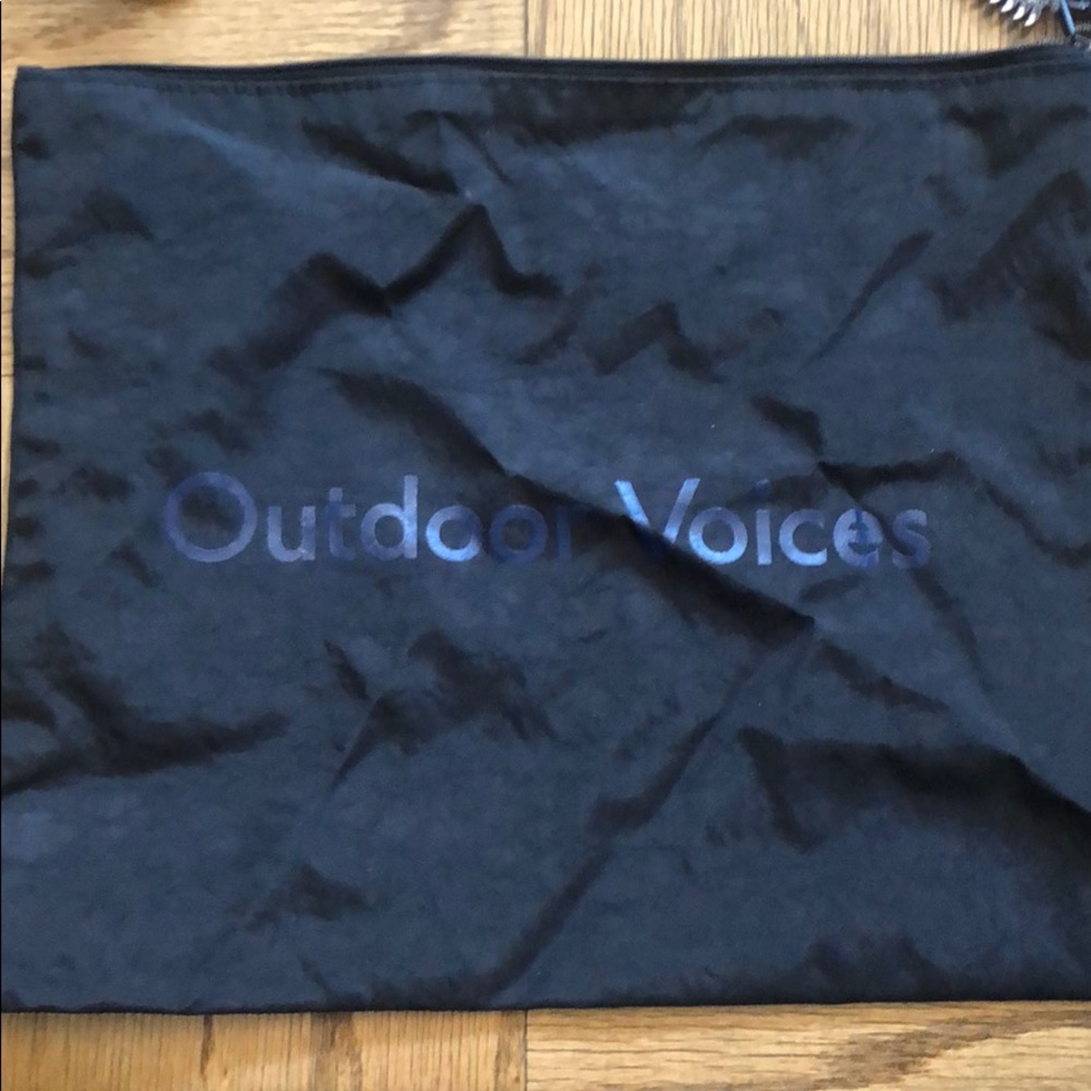 Outdoor Voices Baggu makeup or gym pouch